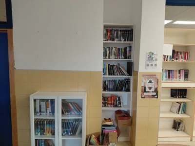 En las secciones de Mitologías y Ciencia Ficción ofrecemos muchos libros de diferentes culturas y obras extranjeras y nacionales.