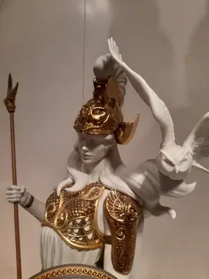 Atenea o Minerva, mi diosa favorita de la mitología griega, muestra de la presencia de la fantasía del Museo Lladró de Valencia.