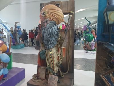 El capitán Nemo es un personaje emblemático de Veinte mil leguas de viaje submarino, de Julio Verne.