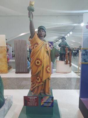 Estatua de la Libertad tribal 
