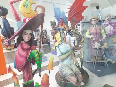 Me conmovió y sacudió ver el demonio junto a la joven enfangada.
