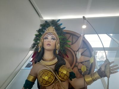 Joven guerrera tribal.