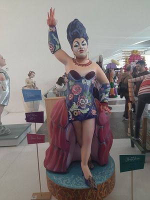 Las Drag Queens tienen también su lugar en la Exposición del Ninot 2025.

