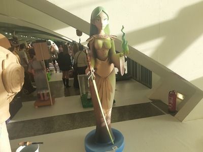 Figura femenina protectora del medio ambiente.