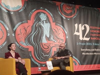 "La reina del Grimdark", Anna Smith Spark, realizó una reflexión muy humana respecto a la normalización de la violencia en nuestra sociedad.