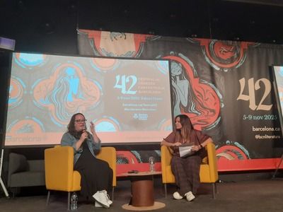 Bovalino, entrevistada por Carla Campos, se emocionó al hablar de la tolerancia y la necesidad de representar en la ficción personas del colectivo lgtbiq+, presentes en su vida cotidiana.
