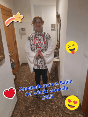 Preparada para el Salón del Cómic Valencia 2025: El Salón del Cómic Valencia es uno de mis eventos favoritos del año, como puedes ver por la ilusión que transmito en la foto.